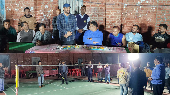 ব্যাডমিন্টন ক্লাবের উদ্যোগে ব্যাডমিন্টন খেলা উদ্বোধন